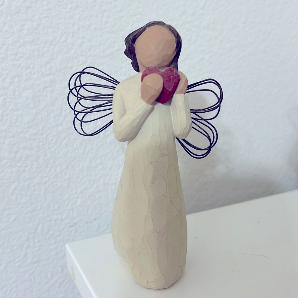 Willow Tree Angel of the Heart Figurine